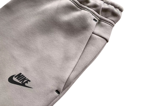 TECH SHORTS – LIGHT GREY